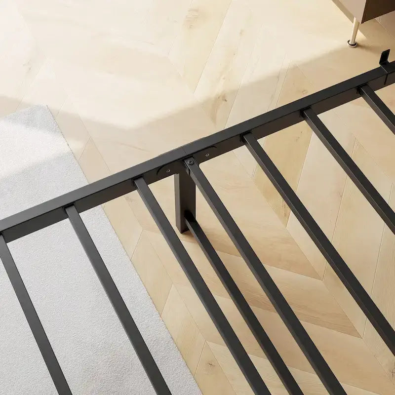 Cadre de lit plateforme Queen Size avec tête de lit de rangement et station de recharge
